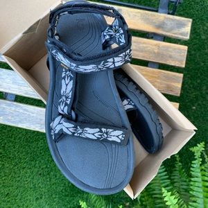 Teva hurricane sandals